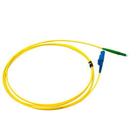 Gelbes Kabel-Verbindungskabel aus optischen Fasern Singl - Modus E2000 zu Polnischem G657A2 LC APC