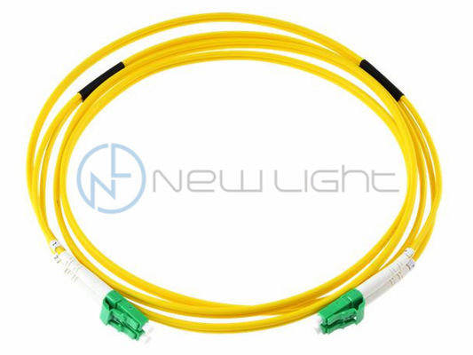Grünes LC APC SM G657A2 Glasfaserkabel 9/125um Innenraum-Optische Faser Patch Cord mit geringem Einfügungsverlust